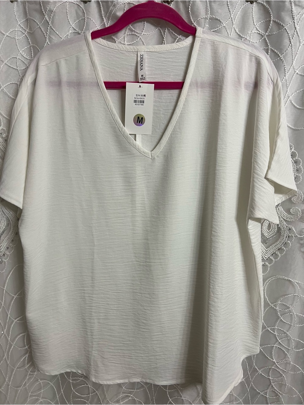 Ladies White V-Neck Short Sleeve Tunic Top by Zenana Size Medium